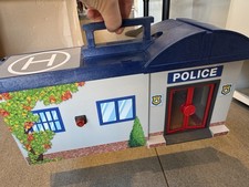 Playmobil City Action 5299 / 5689 Take along Police Station - v  good condition