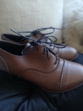 Lovely on Trend Brown Mary