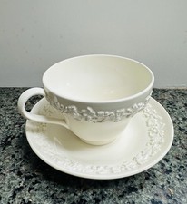6 Wedgwood Tea Cups Saucers