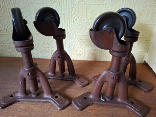 Set large vintage castors - set,