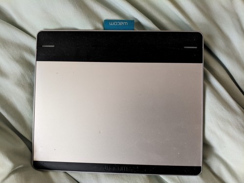 Wacom intuos touch small - wacom,