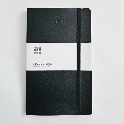 Moleskine weekly notebook - moleskine,