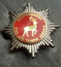 OBSOLETE HERTFORDSHIRE FIRE and RESCUE SERVICE CAP BADGE.