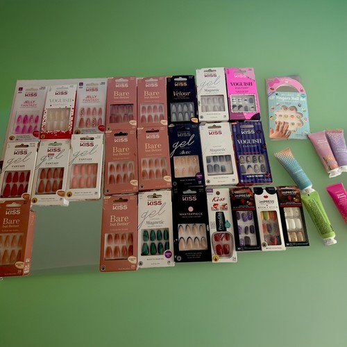 Lot kiss nails - lot, of