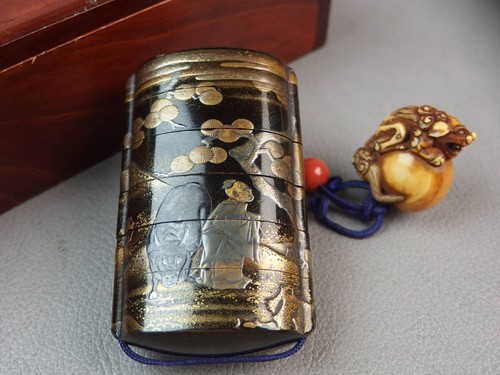 Japanese inro shishi - shishi, lion