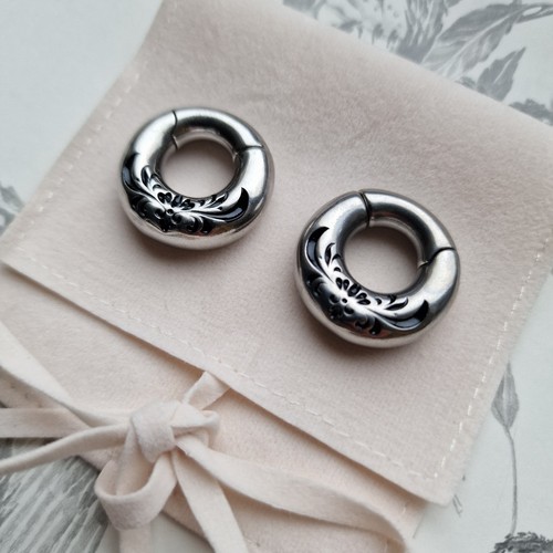 6mm flower ear - 6mm, weights