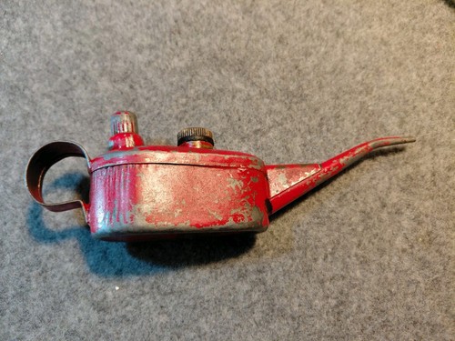 Vintage small oil can - vintage,