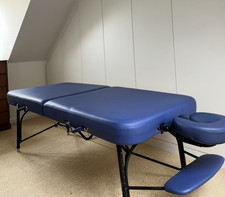 OAKWORKS WELLSPRING PROF MASSAGE COUCH/TABLE, HEAD/ARM REST & CARRY CASE - WIDE