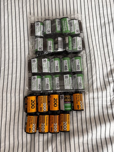 29x empty 35mm film canisters - empty,