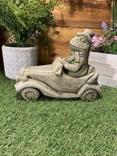 STONE GARDEN WIND IN THE WILLOWS ‘TOAD/FROG’ IN CAR CONCRETE STATUE ORNAMENT