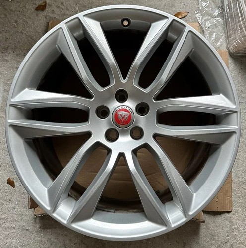 Jaguar rear wheel rim - jaguar,