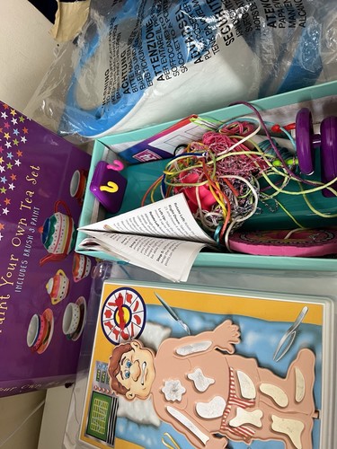 Random toys bundle - random,