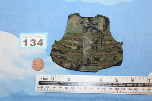 Scale modern woodland camo - scale,