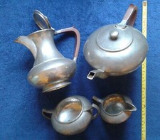 Art Deco tea service in Pewter