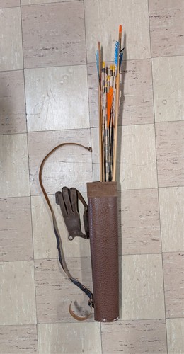 Leather quiver and easton - leather,