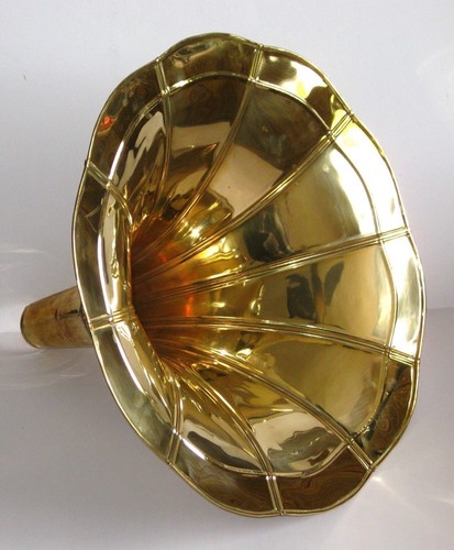 Gramophone brass horn - horn, full