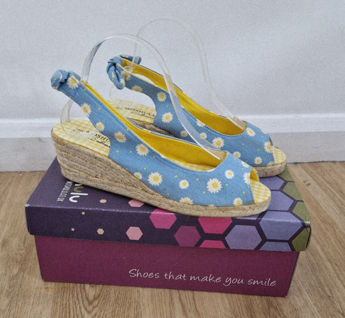 Moshulu daisy wedges - wedges, 39
