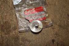  SUZUKI GENUINE RM250 X-Y RIGHT HAND POWER VALVE  11255-37E31 185 SHOP SOILED 