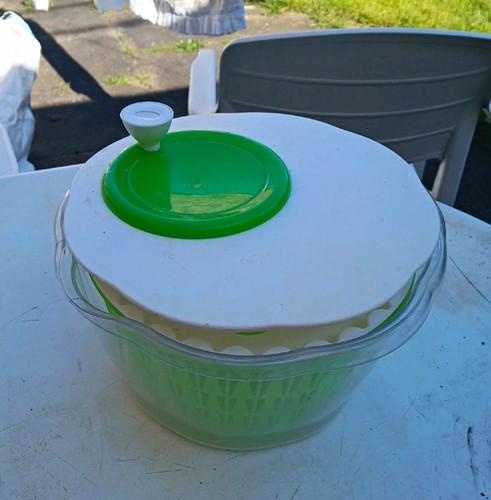 Large manual salad spinner - large,