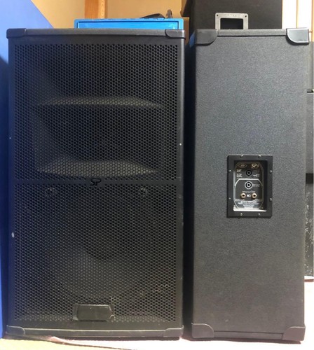 Peavey speakers 2400w - pa,