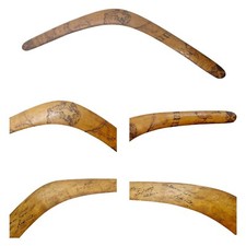 UNUSUAL & RARE DATED 1959 AUSTRALIAN TOURIST BOOMERANG ** AUTOGRAPHED TO BACK **