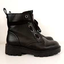 Ugg Daren Black Leather Ankle