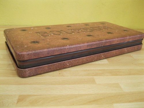 Bourbon biscuit shape empty - biscuit,