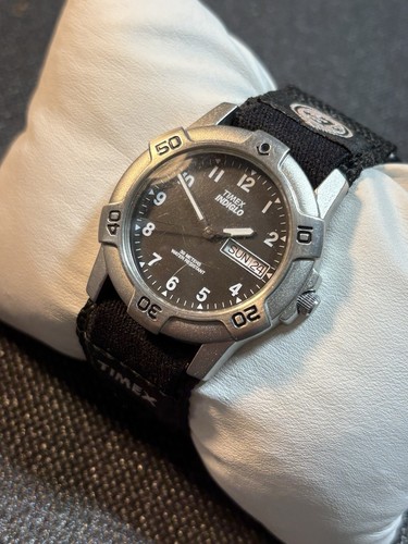 Timex indiglo black dial - indiglo,