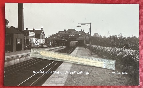 Northfields railway station - northfields,