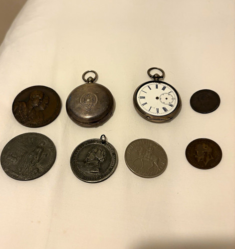 Job lot including two pocket