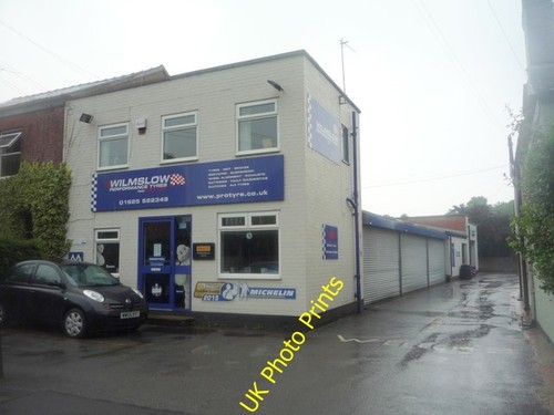 Photo 6x4 tyre fitters - tyre, on