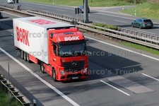 Truck Photo Mercedes-Benz