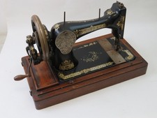 1908 Antique Hand-Cranked Singer 28K Sewing Machine #V465398