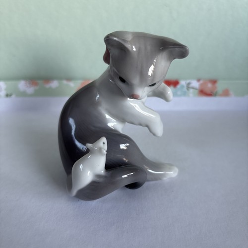 Lladro cat kitten - cat, with