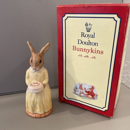 Royal doulton bunnykins db137 - royal,