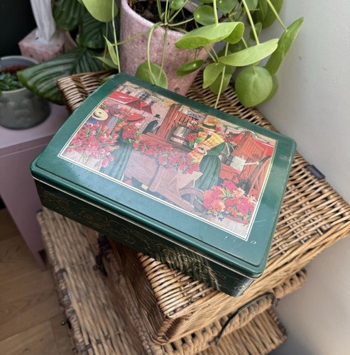 Vintage biscuit tin - tin,, roses