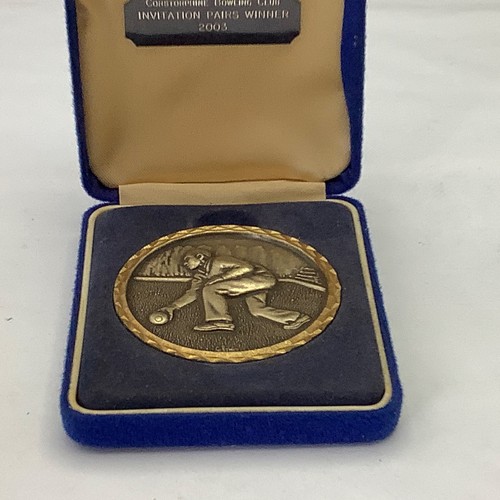 Vintage lawn bowls medal - lawn,