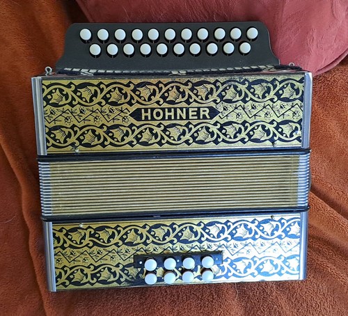 Hohner melodeon g - hohner, c/g