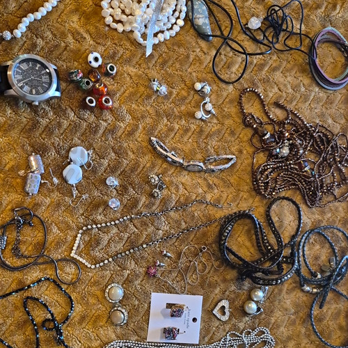 Mixed jewlery lot - jewlery,,