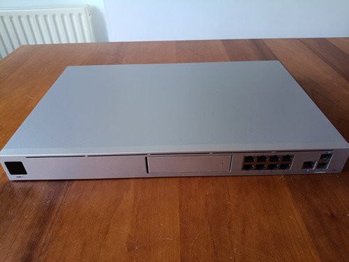Ubiquiti unifi dream machine - ubiquiti,