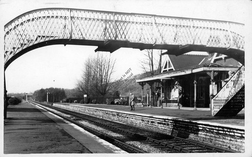 Creigiau train station - train,
