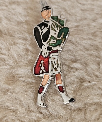 Vintage scottish piper brooch - vintage,