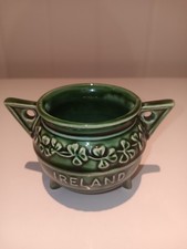 VINTAGE CAULDRON POT FROM SYLVAC 4185. "IRELAND"