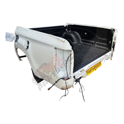 Mitsubishi l200 rear - l200, tub