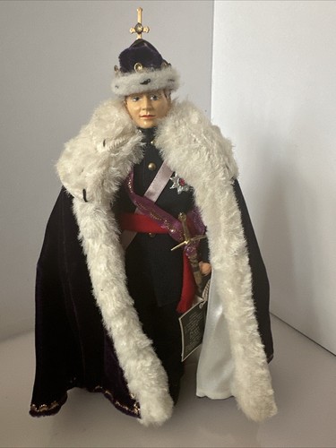 Peggy nisbet model hrh - peggy,