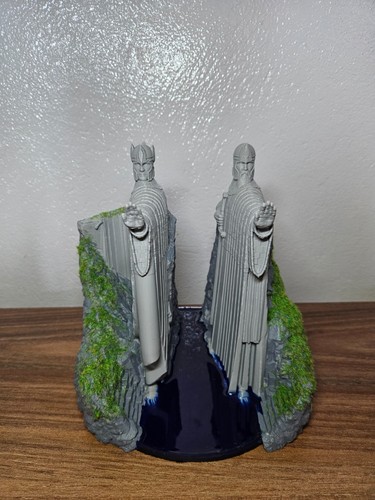 The argonath statue lotr - statue,,