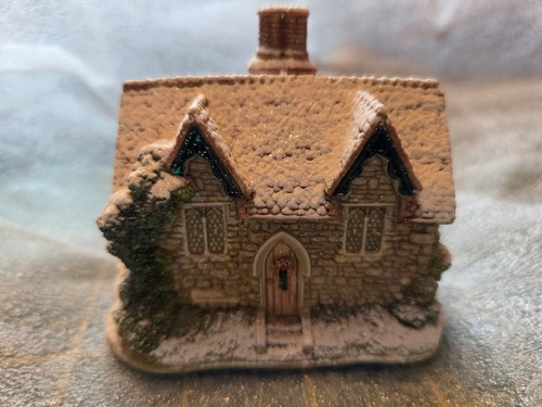 Lilliput lane wassail lodge - lane,