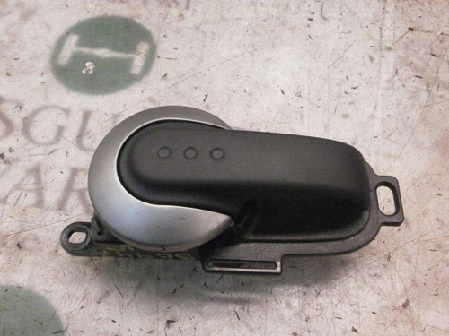 Interior left front handle - front,