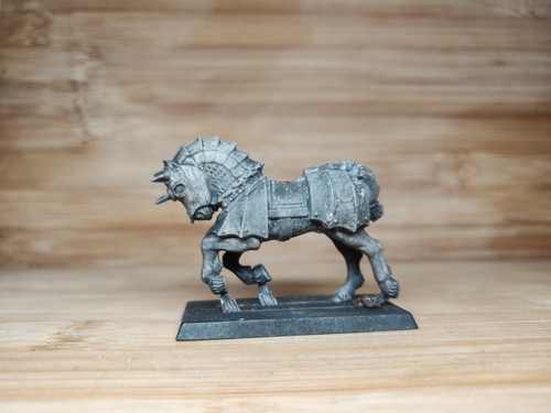 Warhammer armoured chaos horse - armoured,