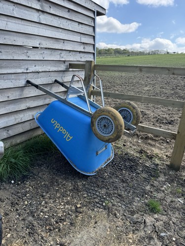 200l wheelbarrow with puncture - 200l,
